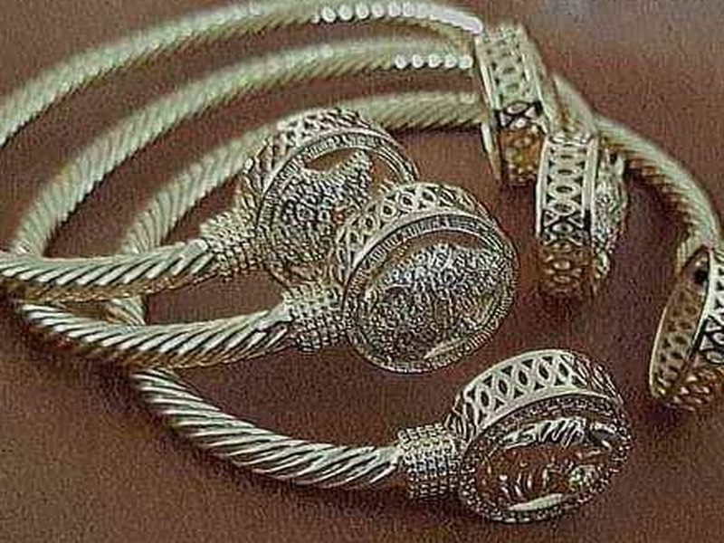 Bracelet