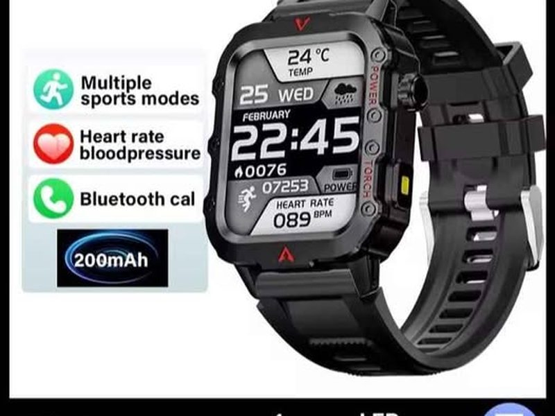 Montre connectee de sport avec assistance vocale et torche