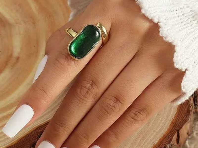 Bague émeraude design