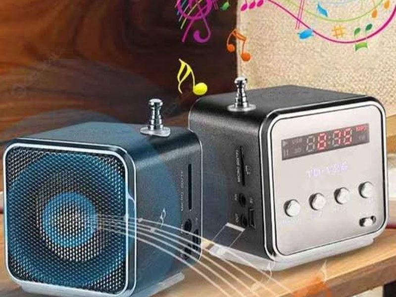 Mini radio portable 5en 1 en acier inoxydable Petite et très son très puissant