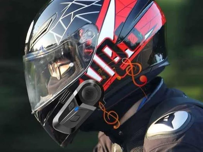 Kit main libre pour casque motard