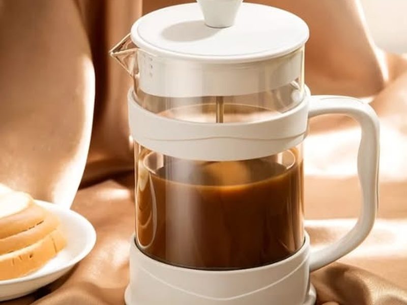 Cafetière mousseuse de lait et filtre à café ou thé et infusion