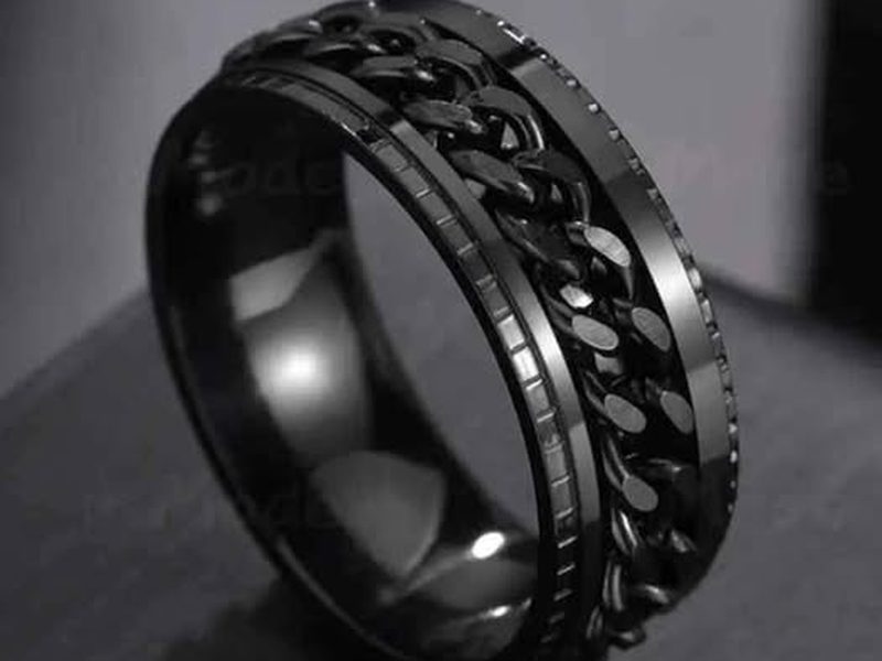 Bague design en titane et acier inoxydable