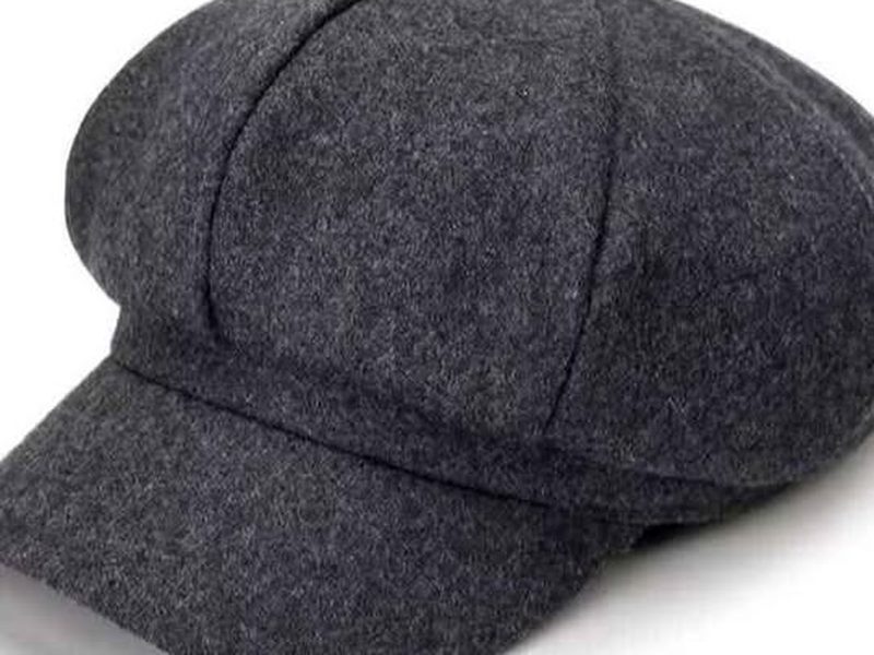 Chapeau peacky gris foncé